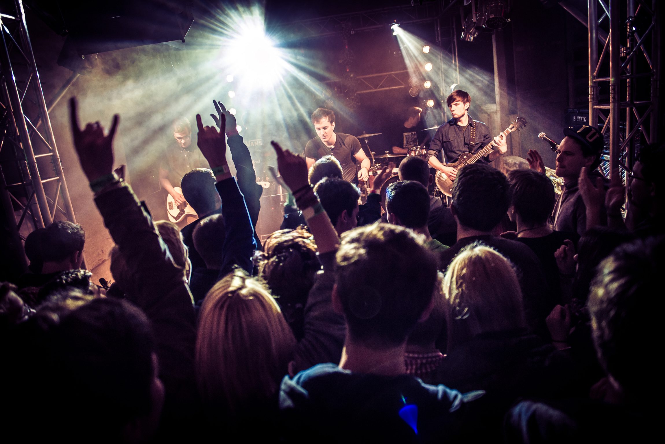 Konzertbesucher deiner Band mit Eintrittskarten